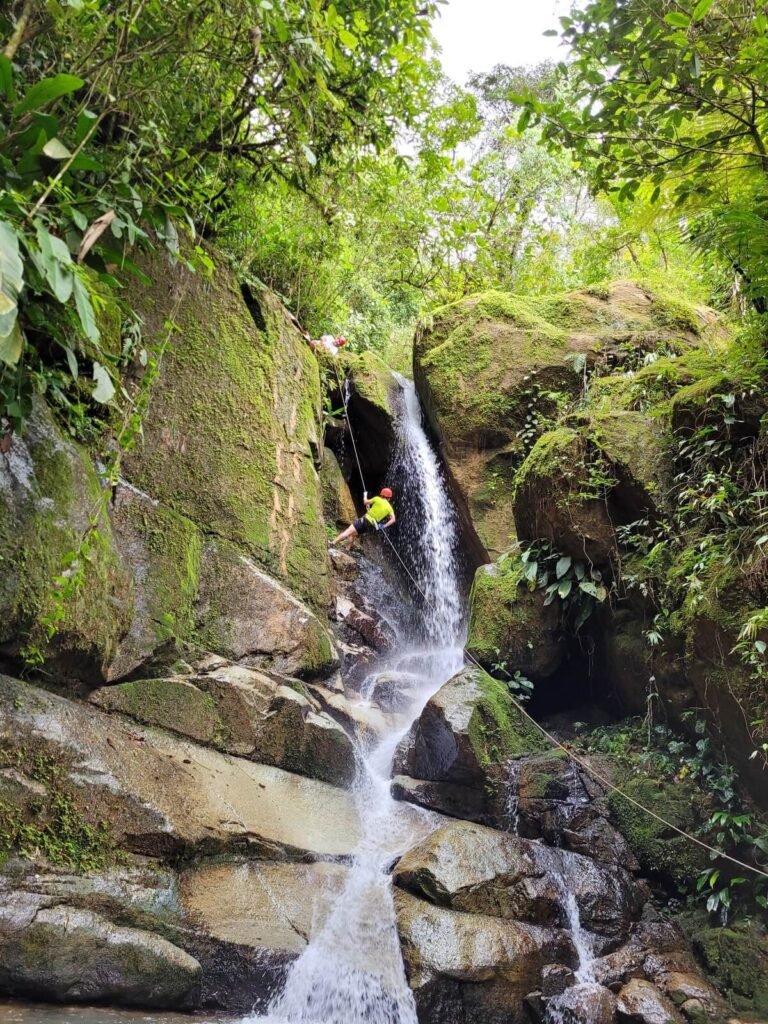 Hike & waterfall rappelling tour